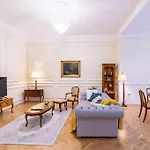 Apartman Kastély *