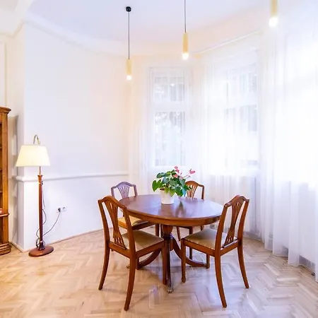 Apartment Kastely *