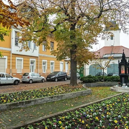Kastély *